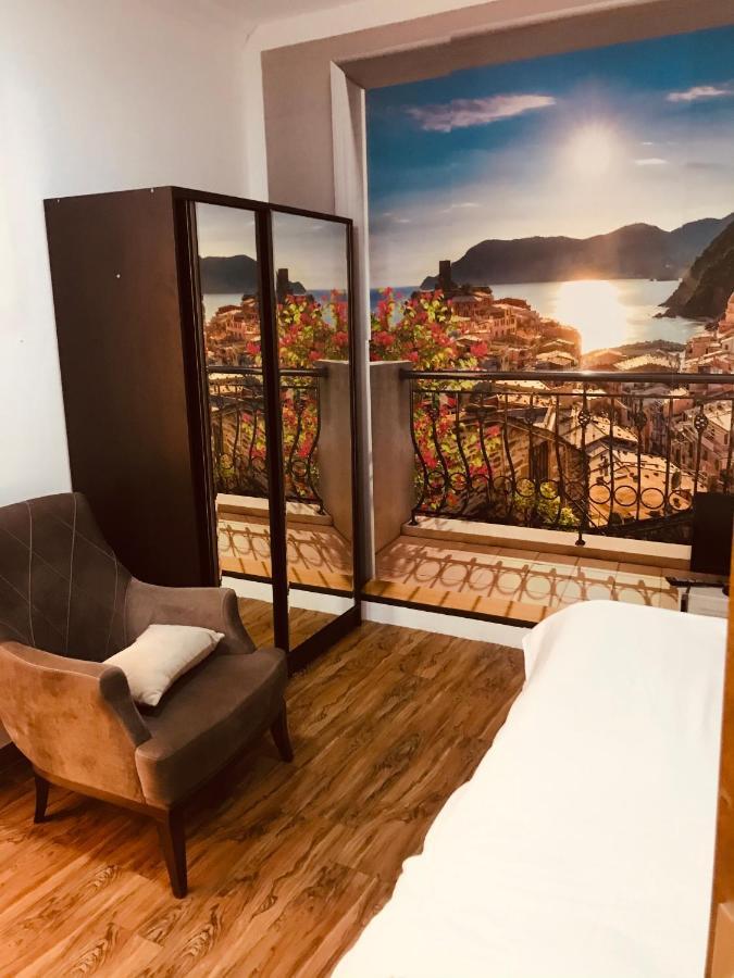 Studio Apartment Near Republic Square Jerevan Exteriör bild